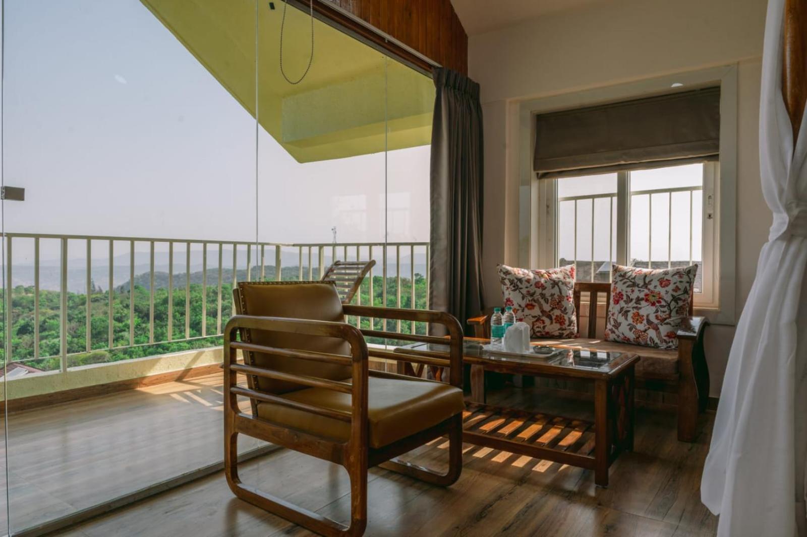 Eshi Resorts And Restaurant - Bhimashankars Jungle Luxury Resort Taleghar エクステリア 写真
